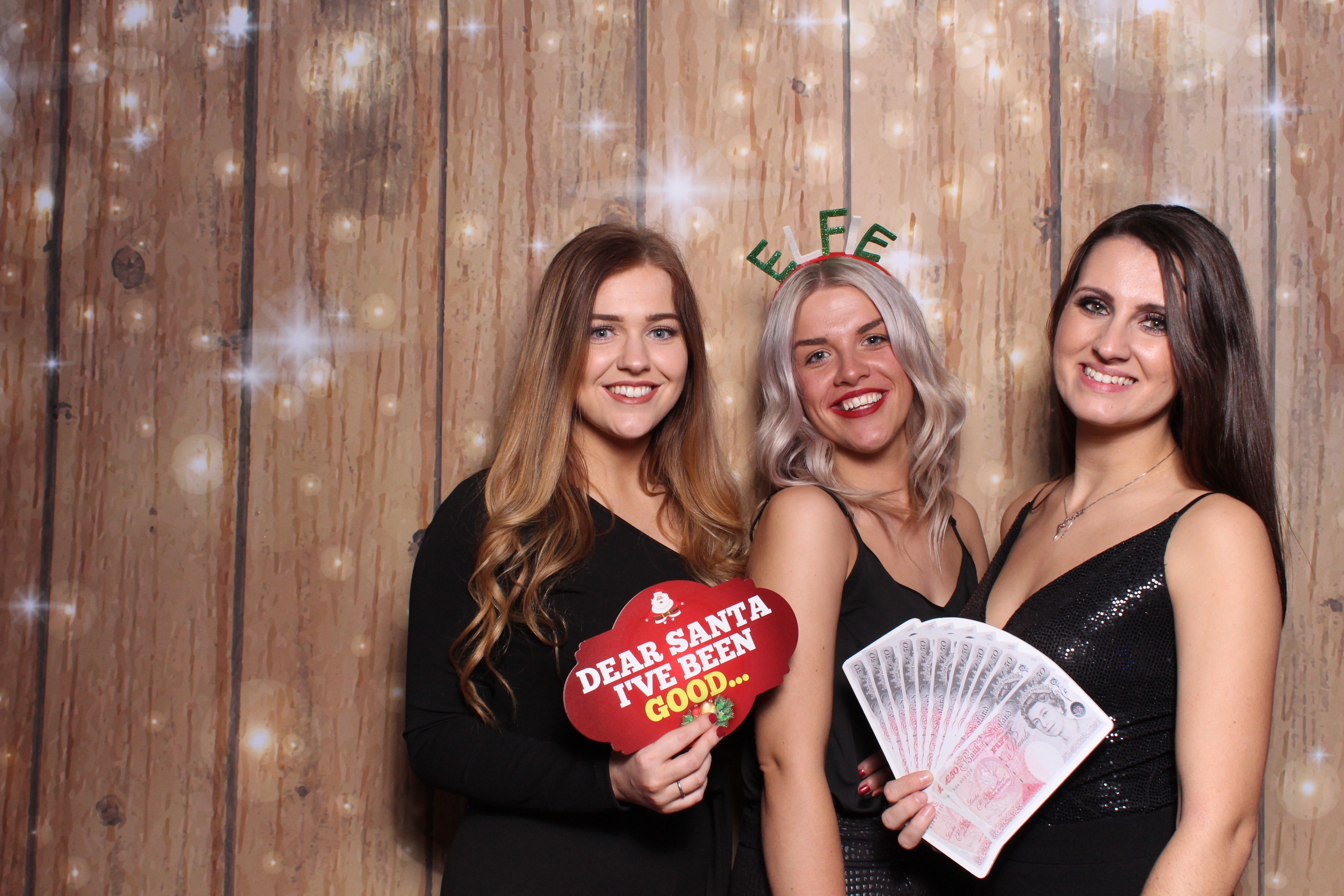Tes Christmas party  | View more photos from the event at gallery.magicimages.uk/u/MagicImages/Tes-Christmas-party